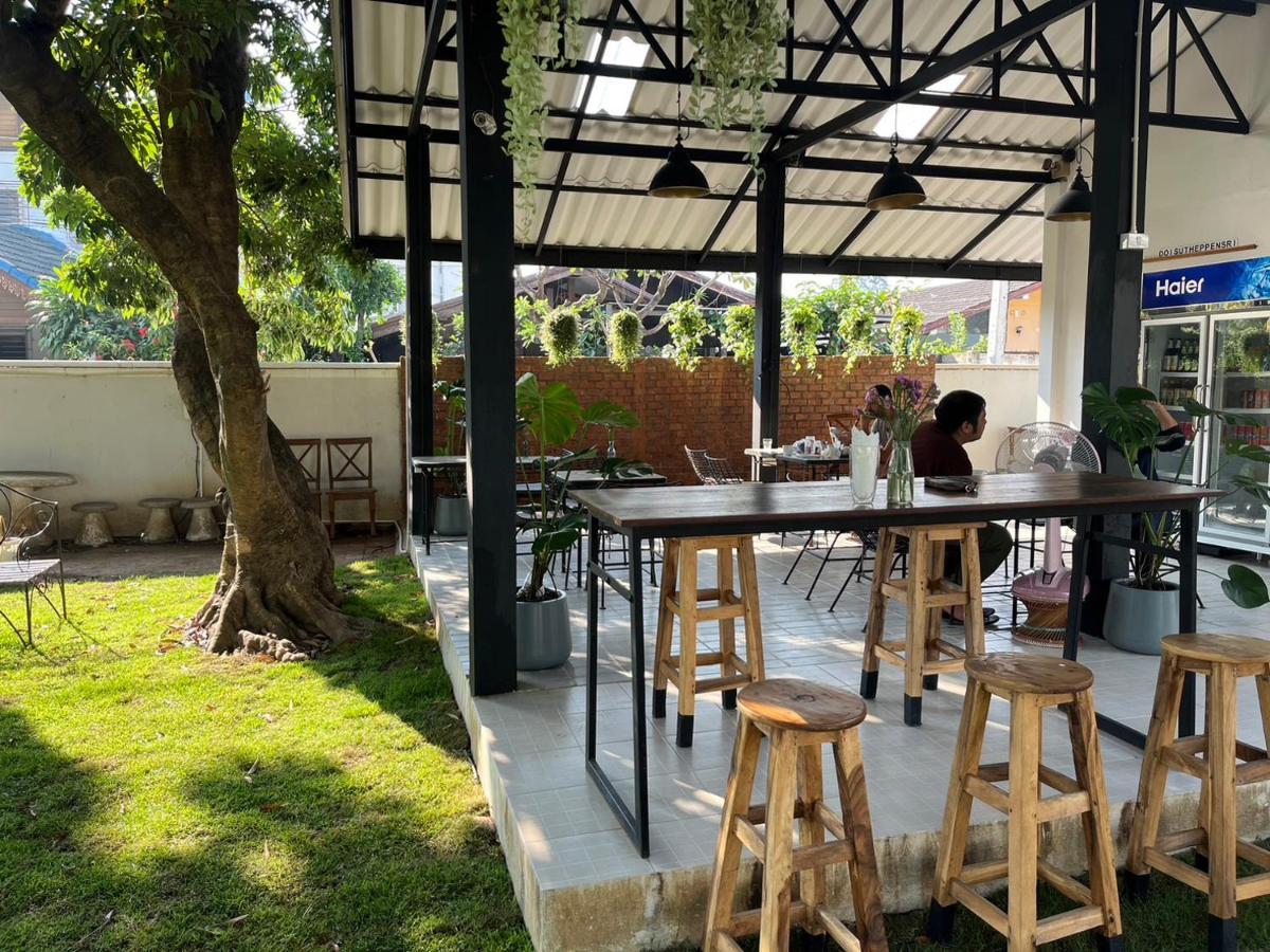 Udee Cozy Hotel Чиангмай Екстериор снимка