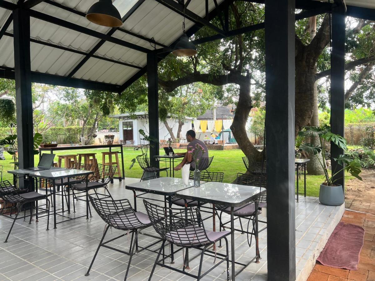 Udee Cozy Hotel Чиангмай Екстериор снимка