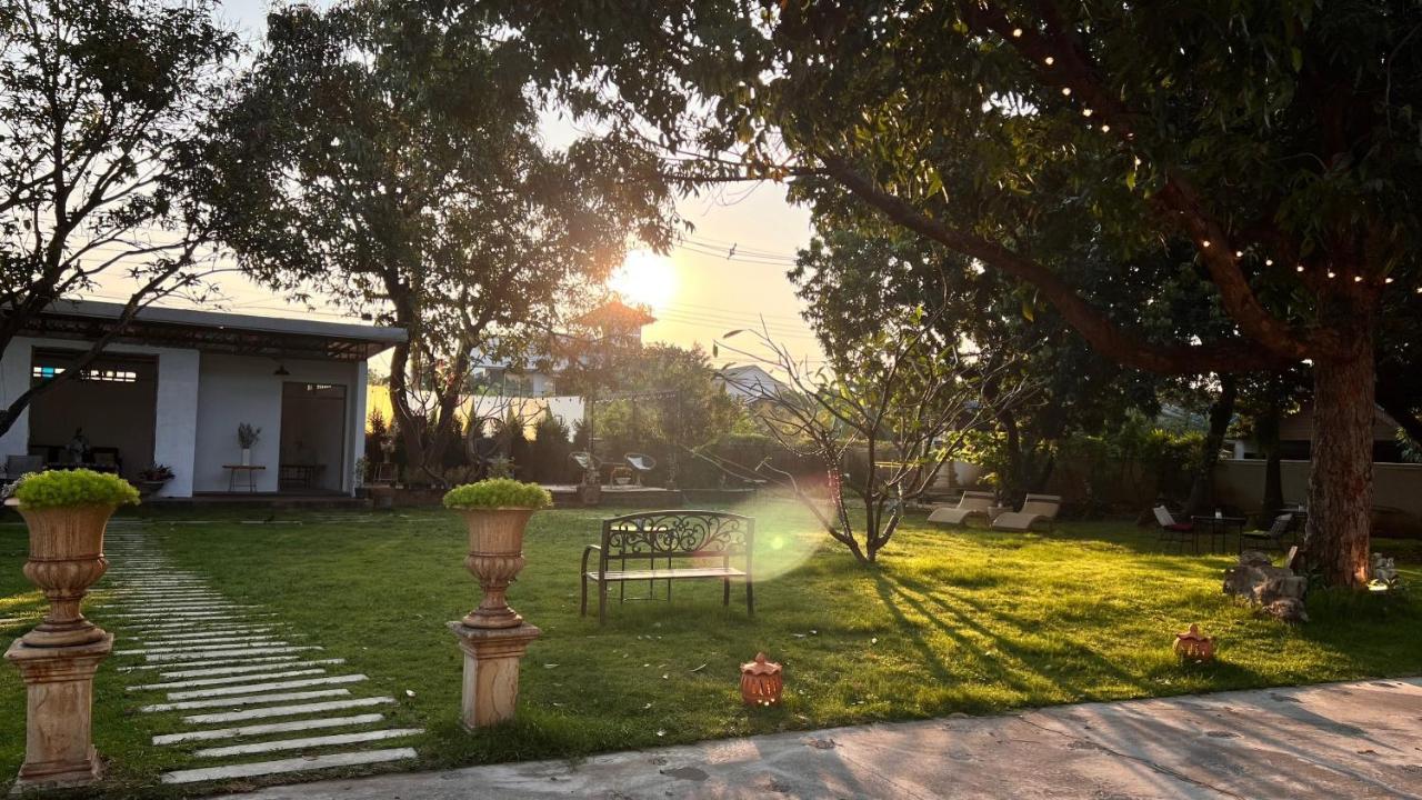 Udee Cozy Hotel Чиангмай Екстериор снимка