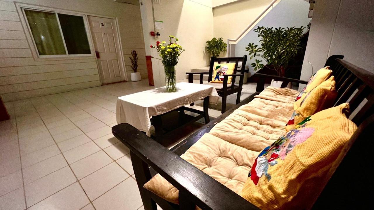 Udee Cozy Hotel Чиангмай Екстериор снимка