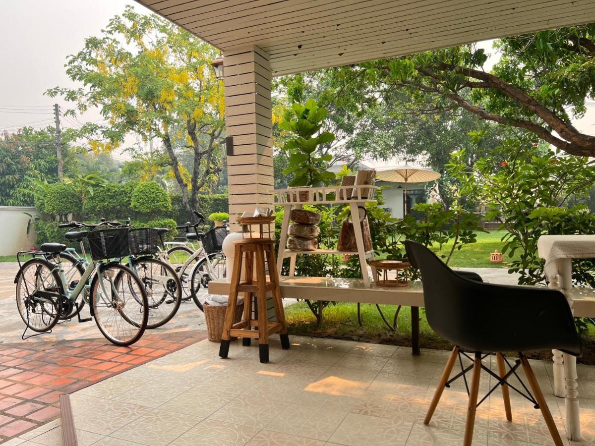 Udee Cozy Hotel Чиангмай Екстериор снимка