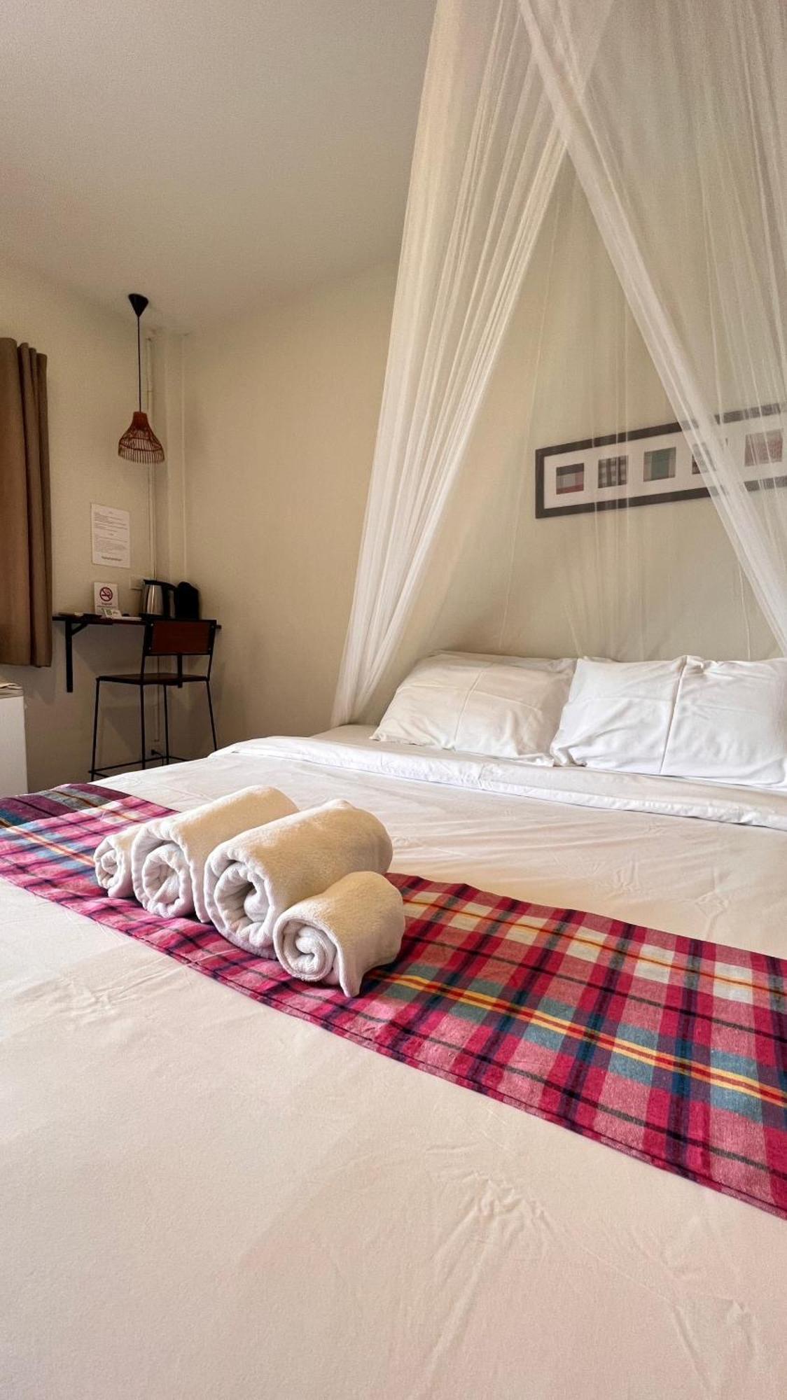 Udee Cozy Hotel Чиангмай Екстериор снимка