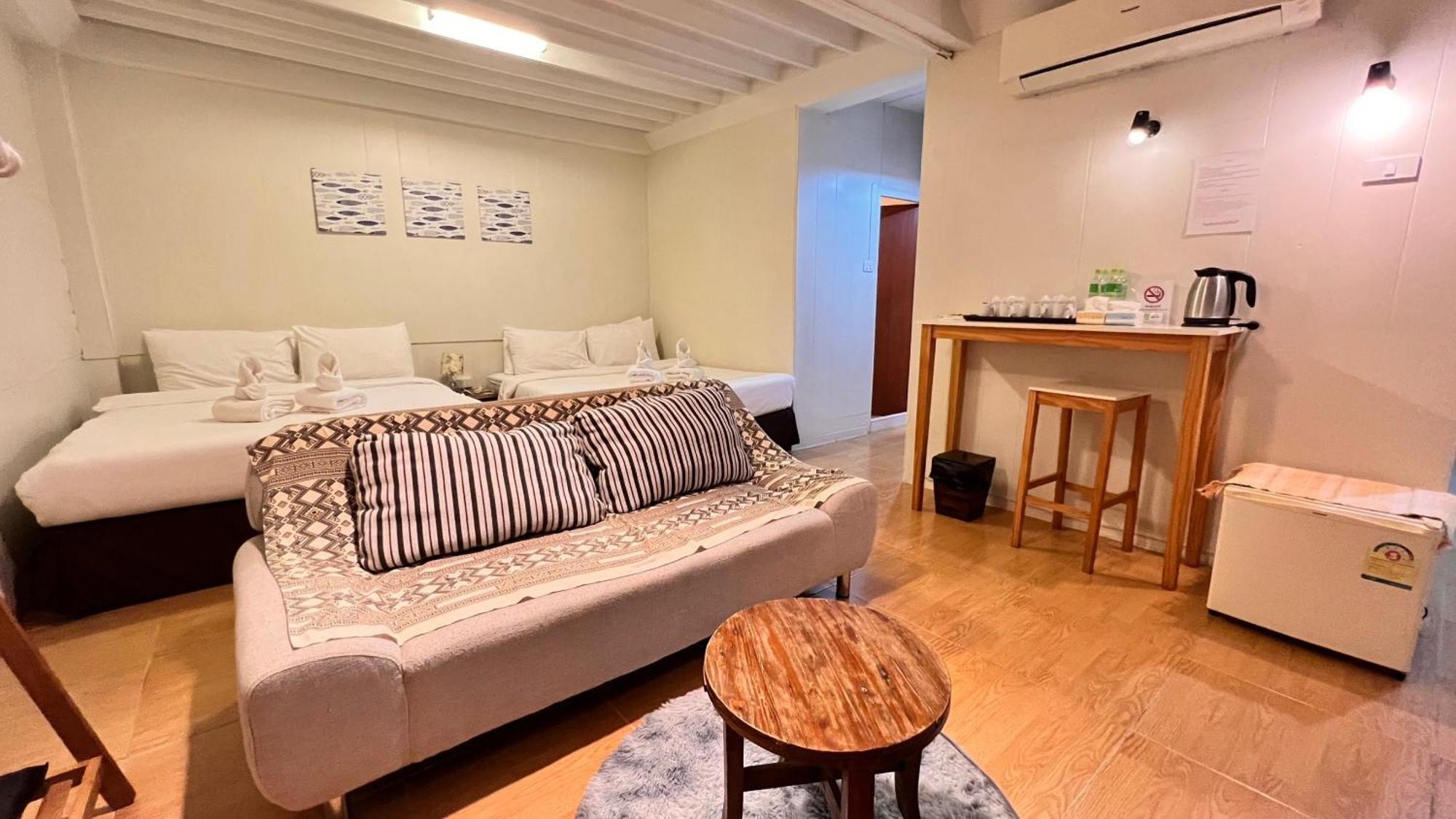 Udee Cozy Hotel Чиангмай Екстериор снимка