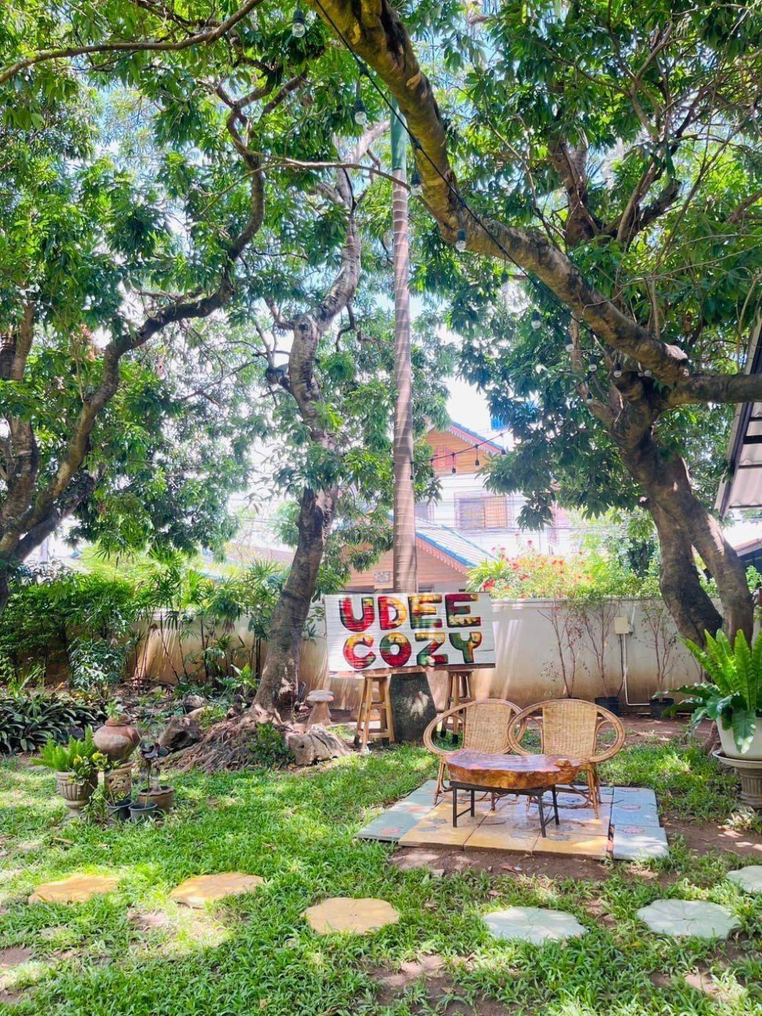 Udee Cozy Hotel Чиангмай Екстериор снимка